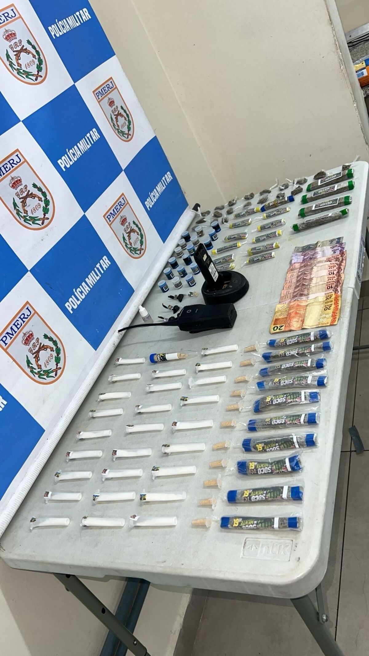 Adolescente é detido com drogas em Volta Redonda