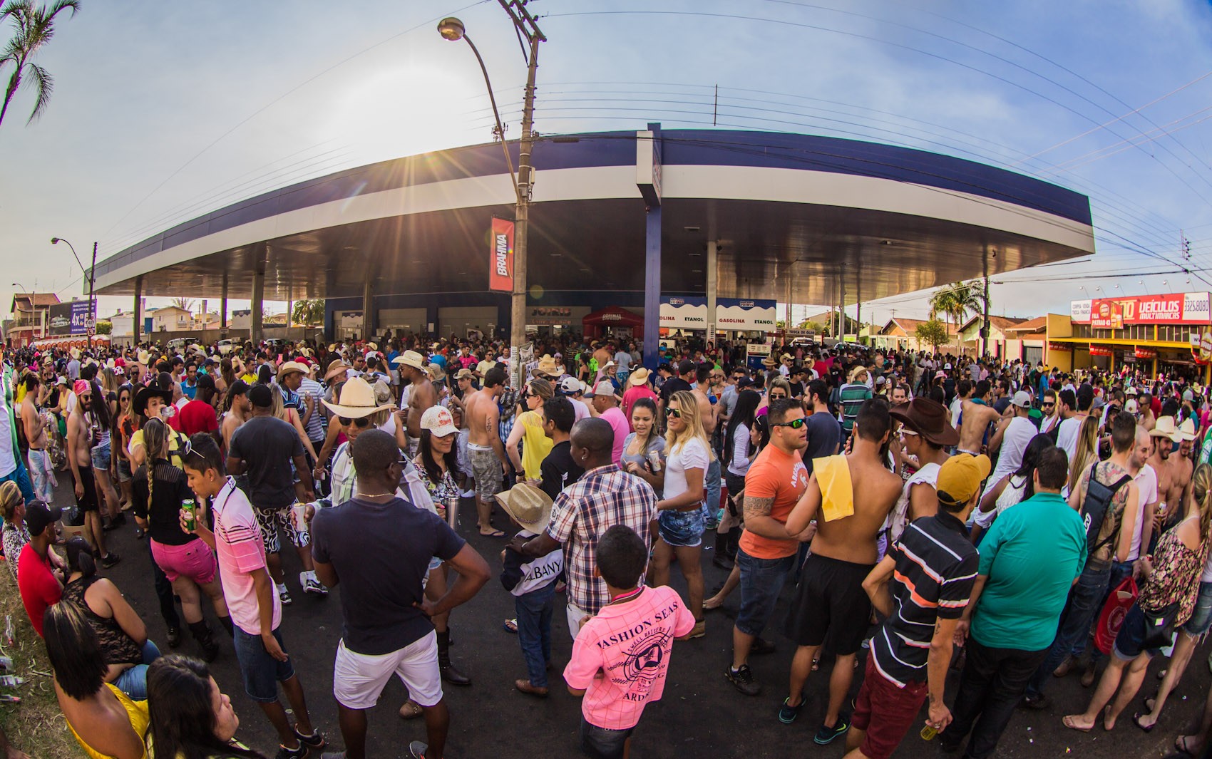 Avenida 43: O que aconteceu com 'point' paralelo de jovens durante a Festa do Peão de Barretos