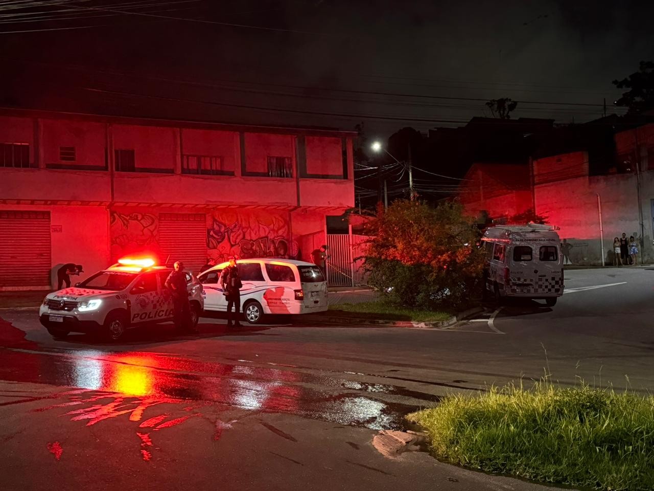 Adolescente de 16 anos é assassinada com golpes de faca na Zona Sul de São José; caso é investigado como feminicídio