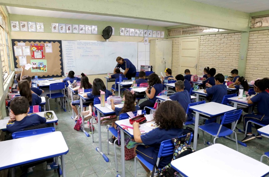 Rede estadual de MG passa a emitir histórico escolar com assinatura digital; veja como solicitar