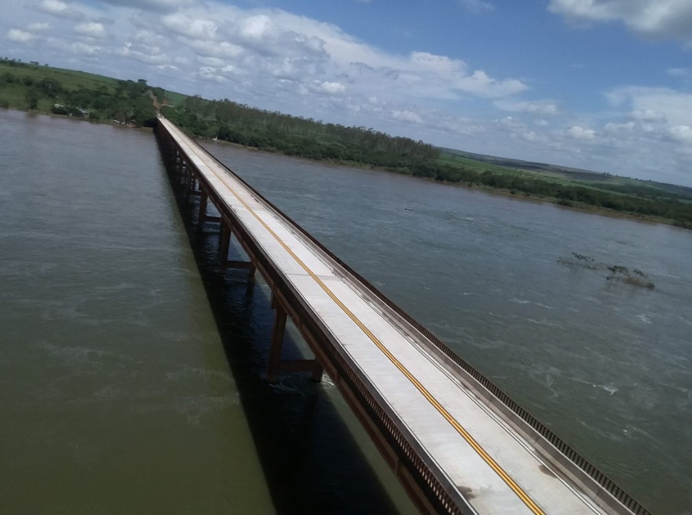 Ponte que faz ligação entre Pirapozinho (SP) e Santo Inácio (PR) será interditada na próxima segunda-feira (4) — Foto: DER-SP