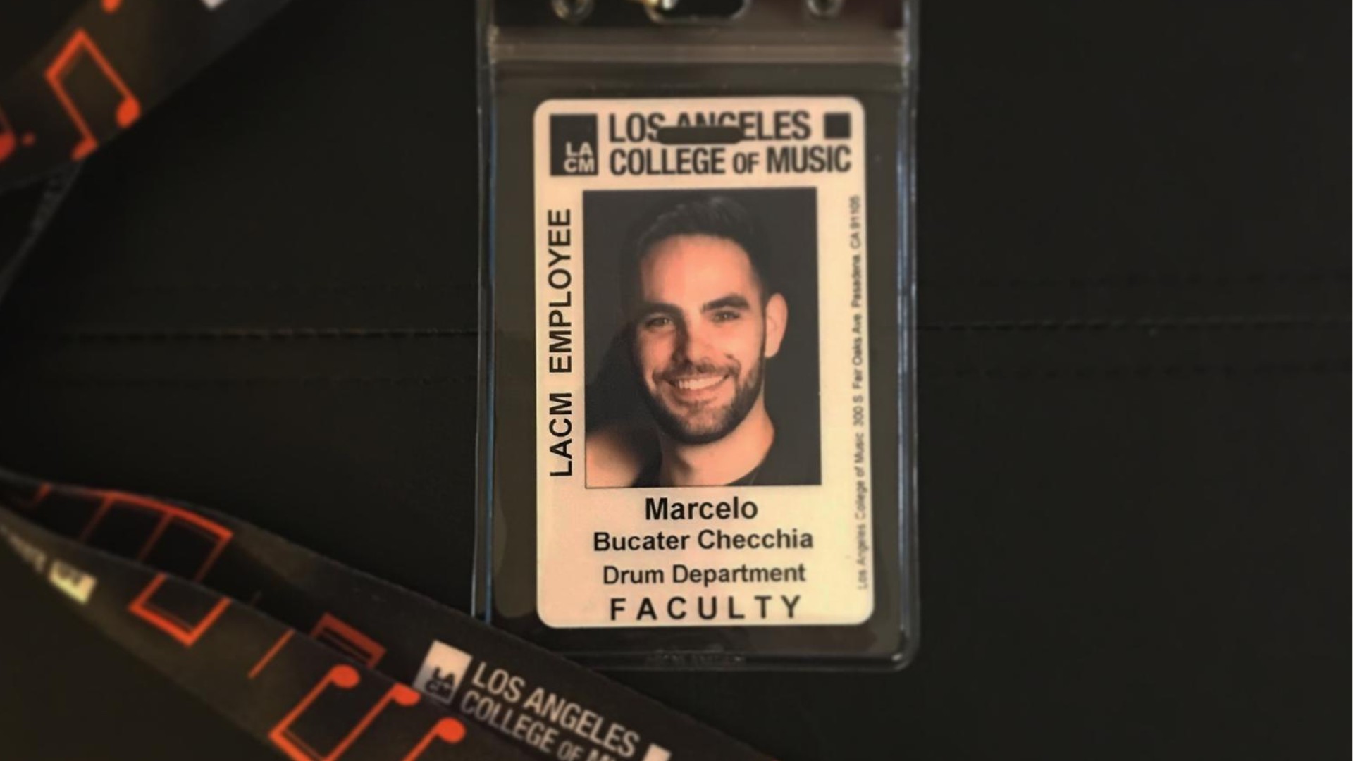 Baterista rio-pretense que aprendeu a tocar em panelas vira chefe do próprio ídolo em faculdade de música nos EUA: 'Nunca imaginei'