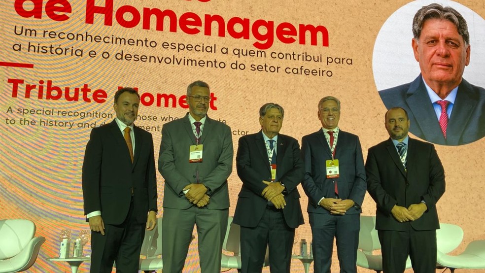 Equipes da Cooxupé e da Associação Comercial de Santos. Seminário segue com programação até o dia 21 de maio, em Santos — Foto: Crédito: Divulgação.