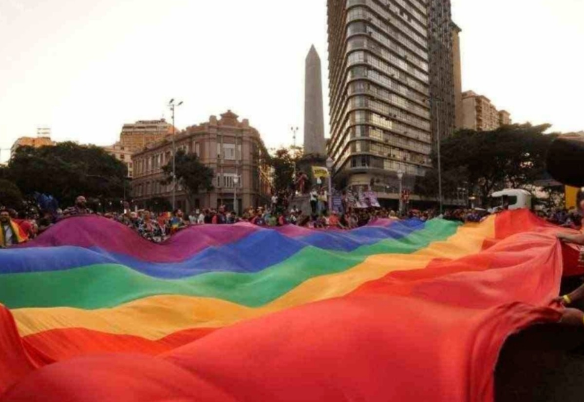 'Nosso voto, nossas vidas': 27ª Parada do Orgulho LGBTQIAPN+ de BH acontece neste fim de semana; veja programação