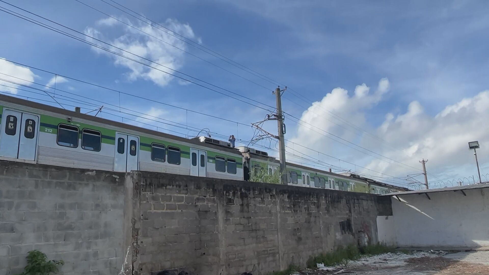 Trem quebra e Linha Sul do Metrô do Recife para de funcionar após queda de energia