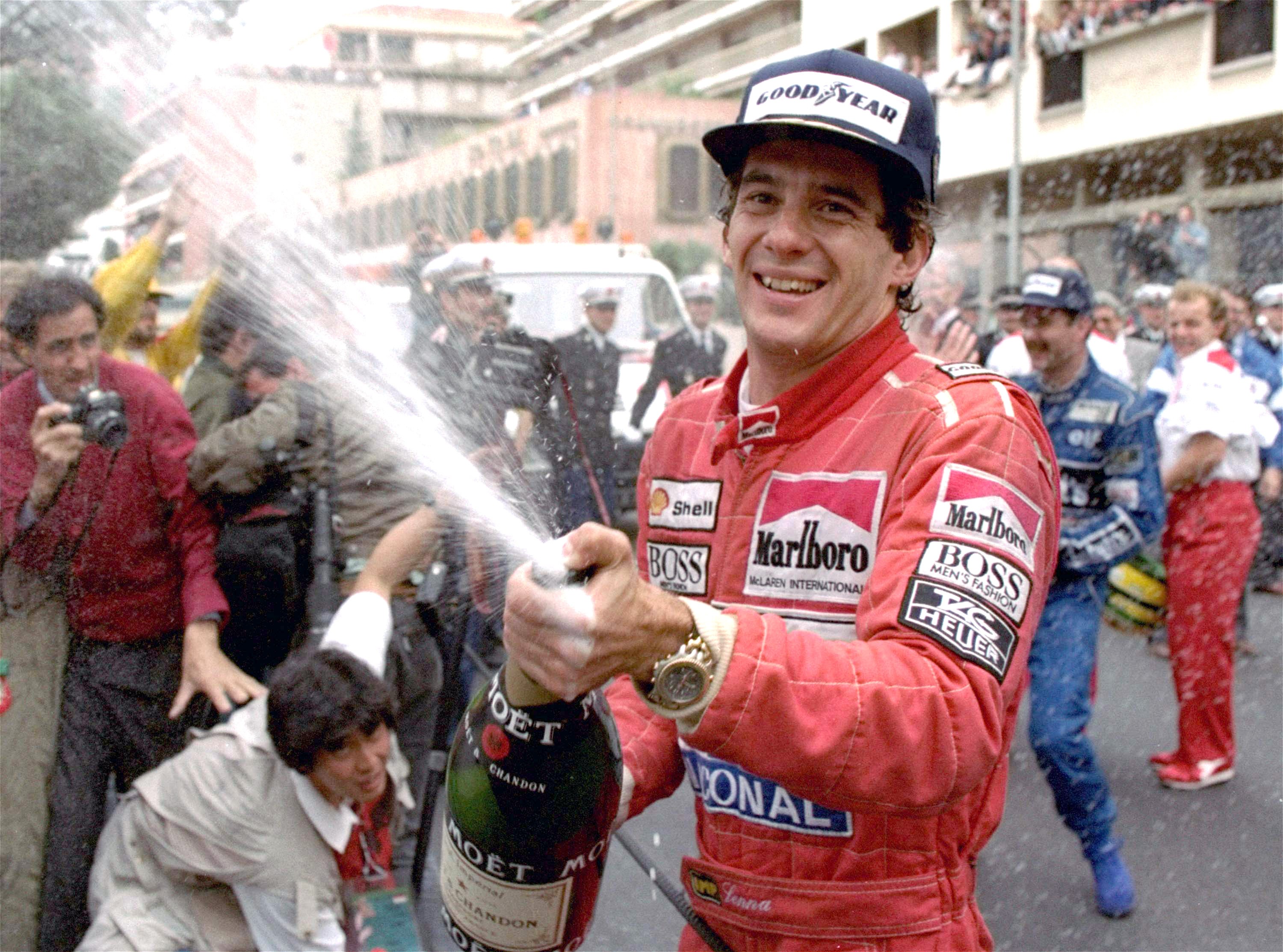 Ayrton Senna é reconhecido oficialmente como Herói da Pátria