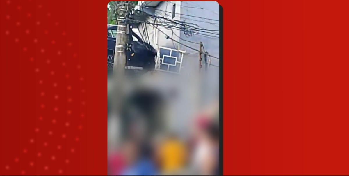 VÍDEO: carreta tipo cegonha atinge casa em Manaus