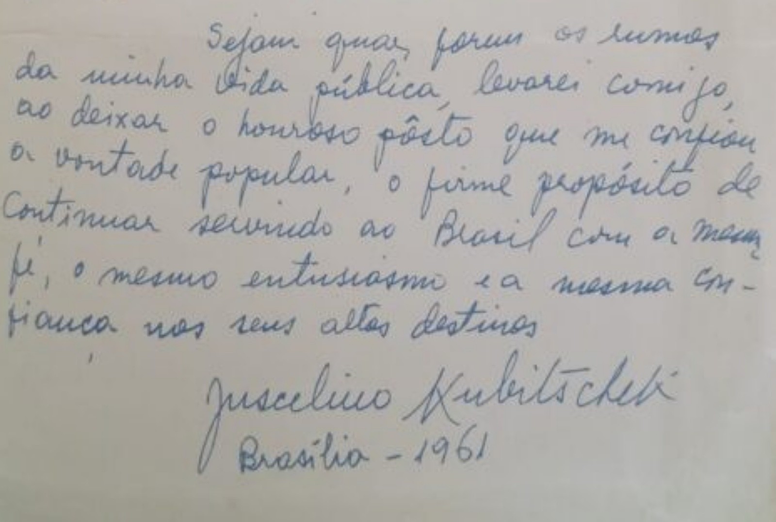 Estagiária de museu encontra carta de JK dentro de livro no interior de MG: 'Um tesouro'