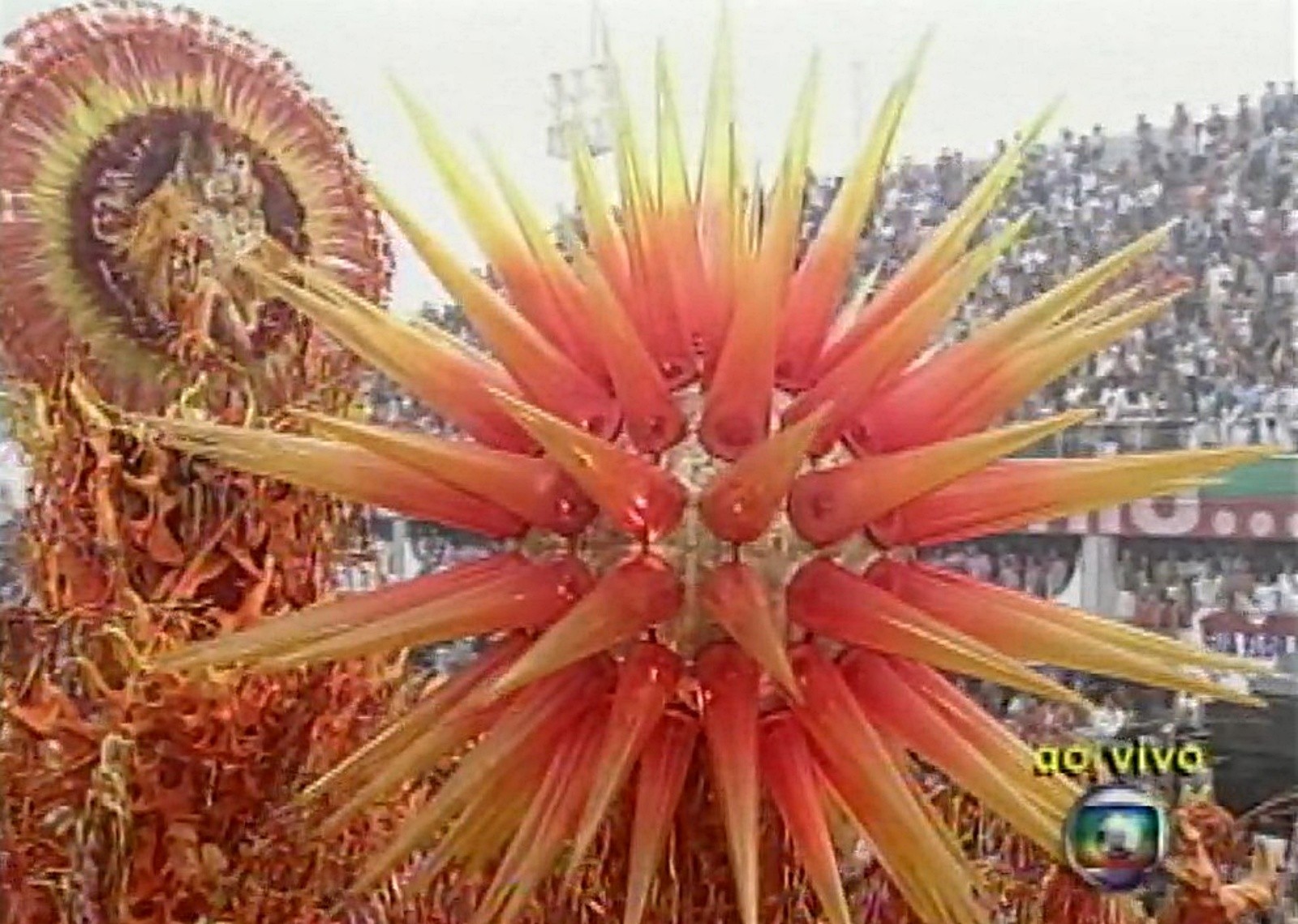 Lembra disso? Há 20 anos, Poços de Caldas era samba-enredo da Beija-Flor na Sapucaí