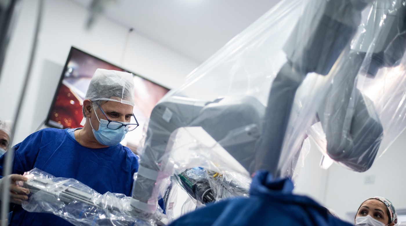 Cirurgia robótica no tratamento do câncer: como funciona
