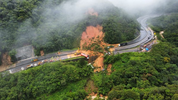 Concessionária sabia de risco na BR-376, diz Defesa Civil; pista