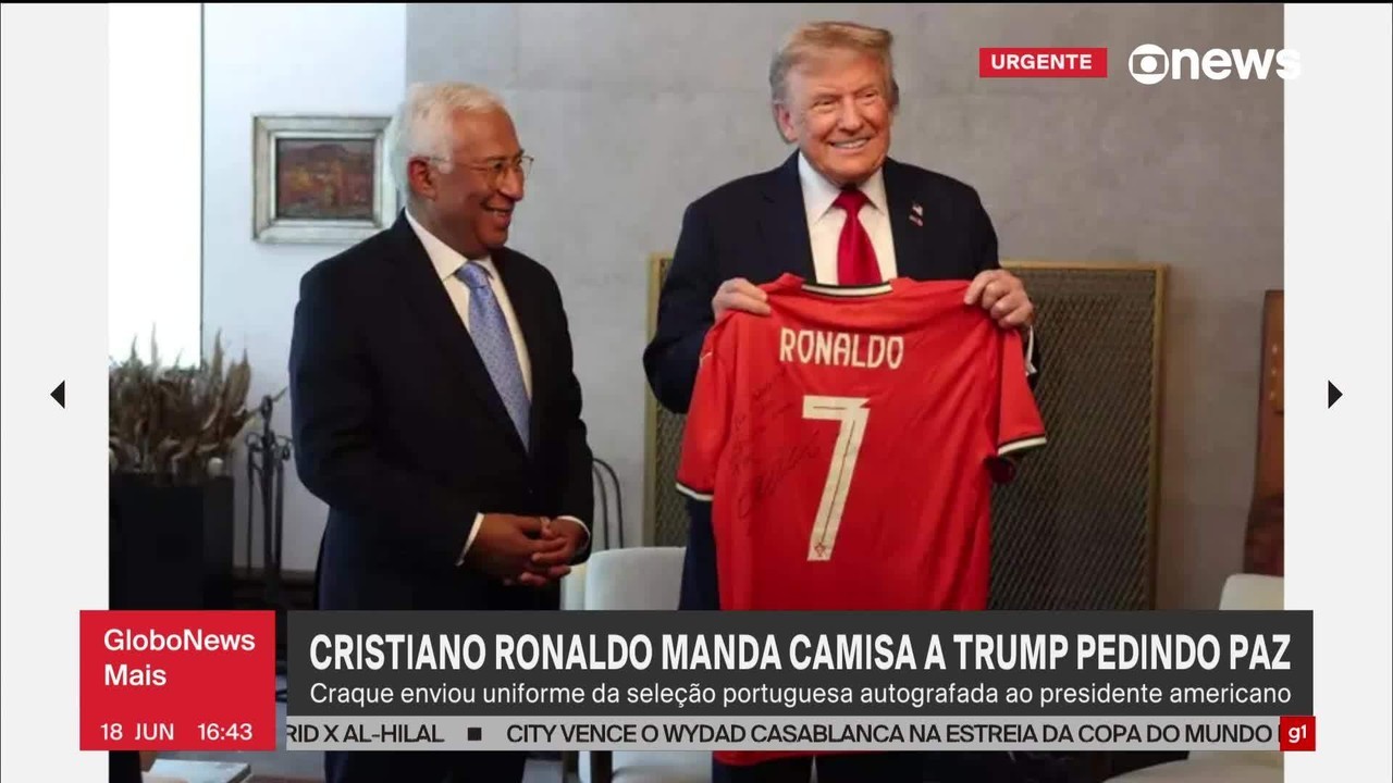 Cristiano Ronaldo pede paz ao dar camisa autografada para Trump, que cogita atacar Irã