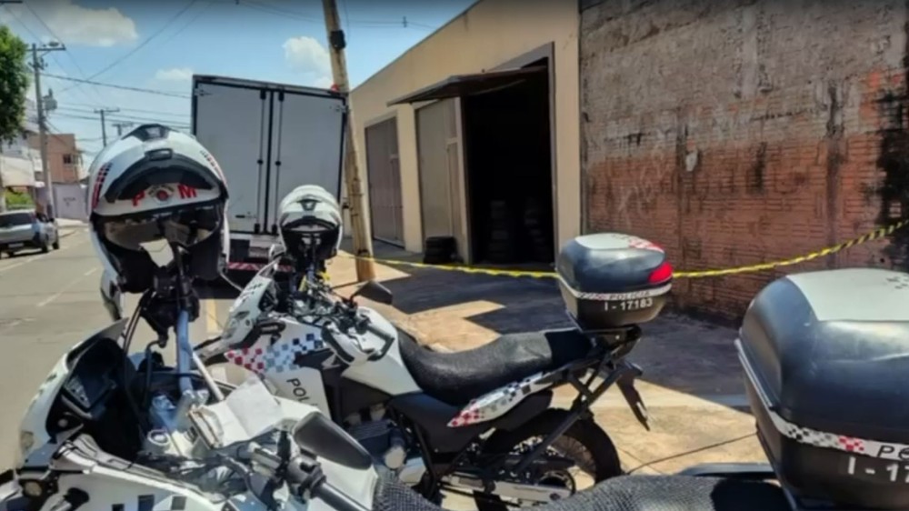 Homem é baleado na cabeça em borracharia de Rio Preto