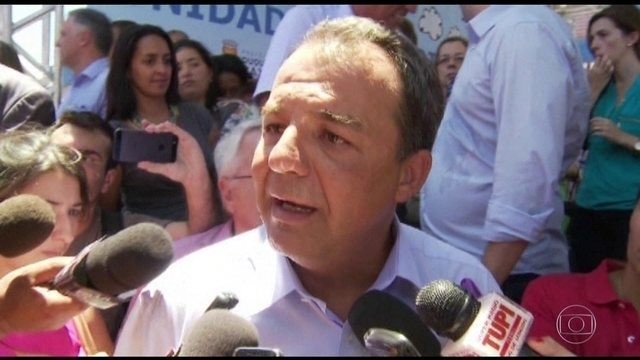 Cabral é condenado a pagar R$ 1 milhão por regalias em presídios do Rio 