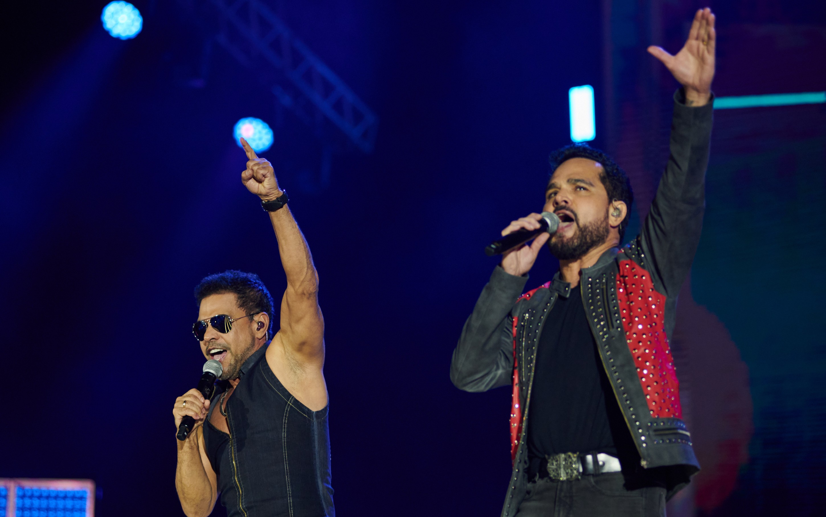 Zezé Di Camargo & Luciano relembram 30 anos de carreira com show cheio ...
