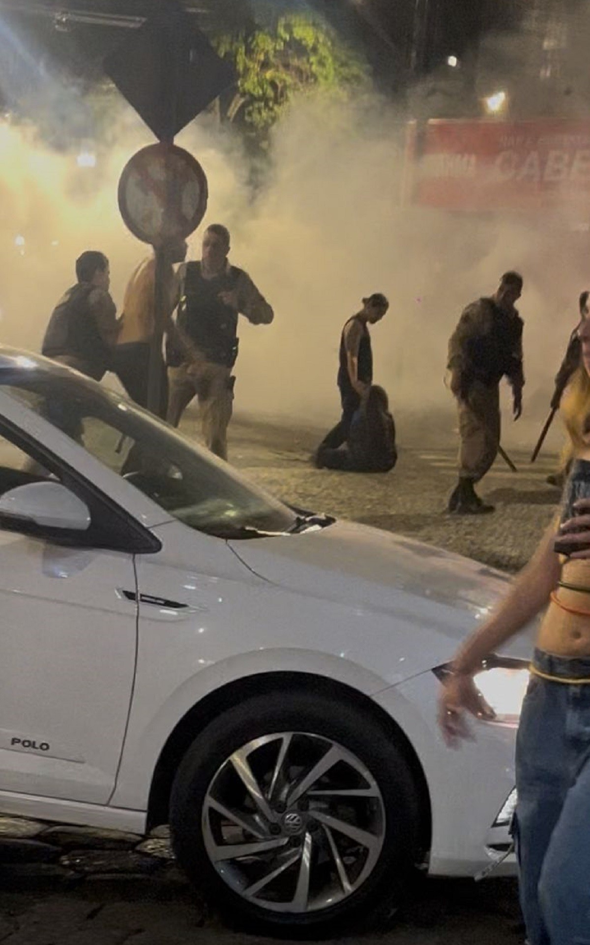Universitário denuncia agressão da PM após festa em MG; VÍDEO