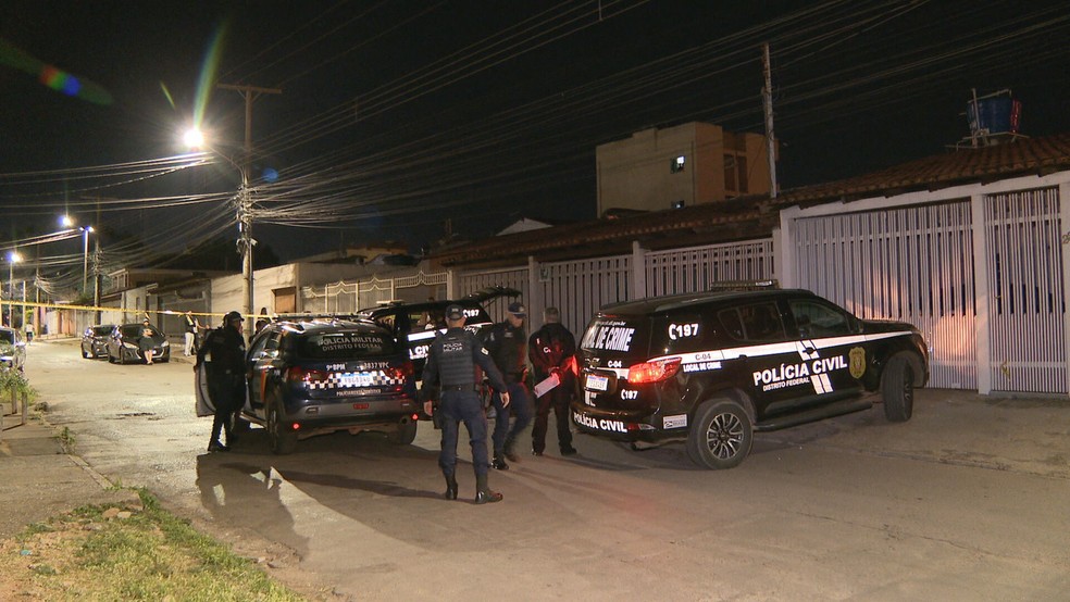 Homem é morto a facadas no Gama — Foto: TV Globo/Reprodução
