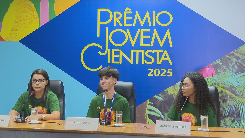 Pesquisadores que venceram o Prêmio Jovem Cientista 2025 recebem premiação em Brasília — Foto: TV Globo/Reprodução