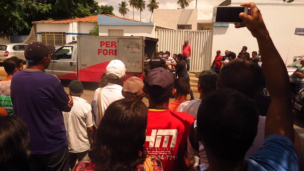 Troca de tiros entre criminosos e policiais deixou 14 mortes em Milagres; pelo menos seis pessoas mortas eram reféns de duas famílias — Foto: SVM