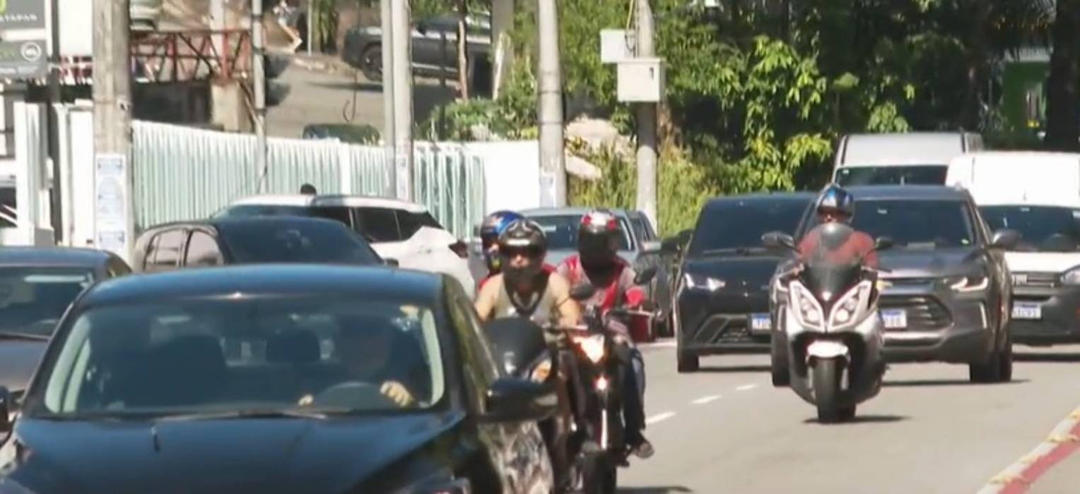Quinze anos após ter carro roubado, mulher recebe multas na BA por infrações em Santa Catarina; veja como contestar