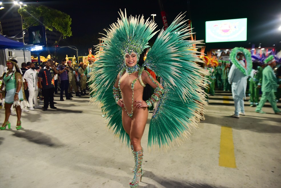 Fabíola Andrade, rainha de bateria da Mocidade Independente de Padre Miguel. — Foto: Leo Franco/Agnews