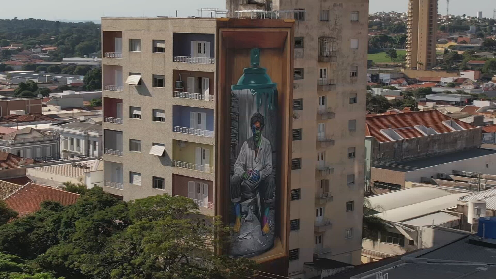 Itu, a 'cidade dos exageros', ganha mural gigante no centro histórico com releitura de obra de Almeida Júnior feita pelo Kobra