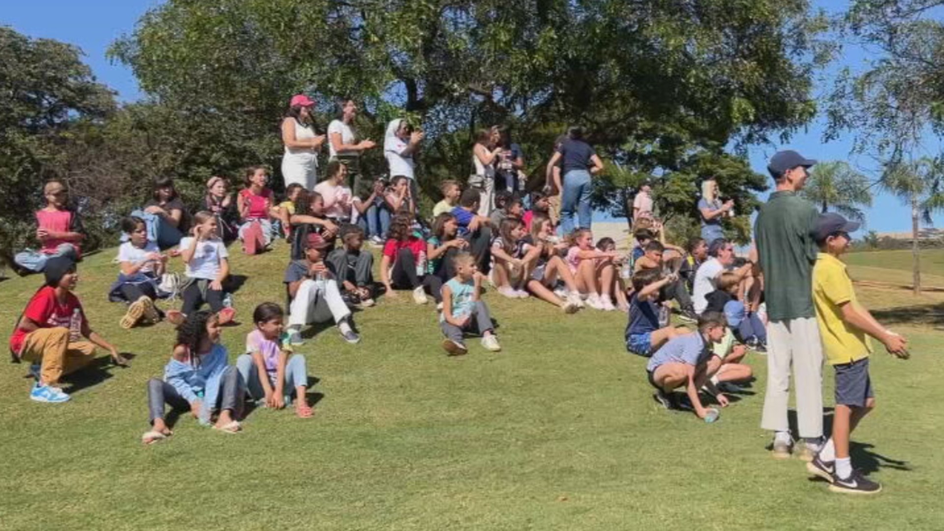 Crianças de projeto social conhecem golfe durante torneio com elite do esporte em Rio Preto