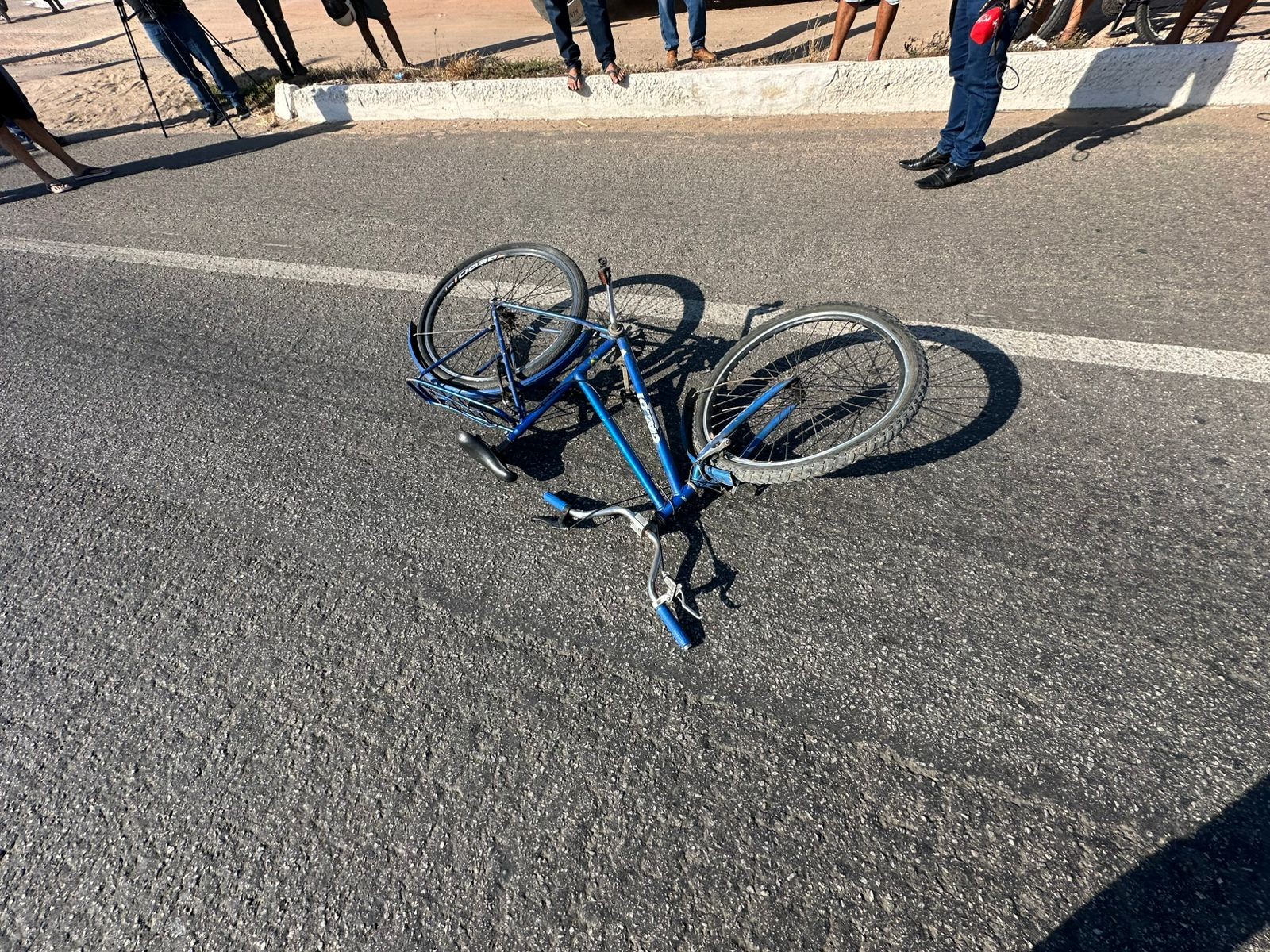 Ciclista morre após ser atingido por caminhão na BR-304 em Mossoró