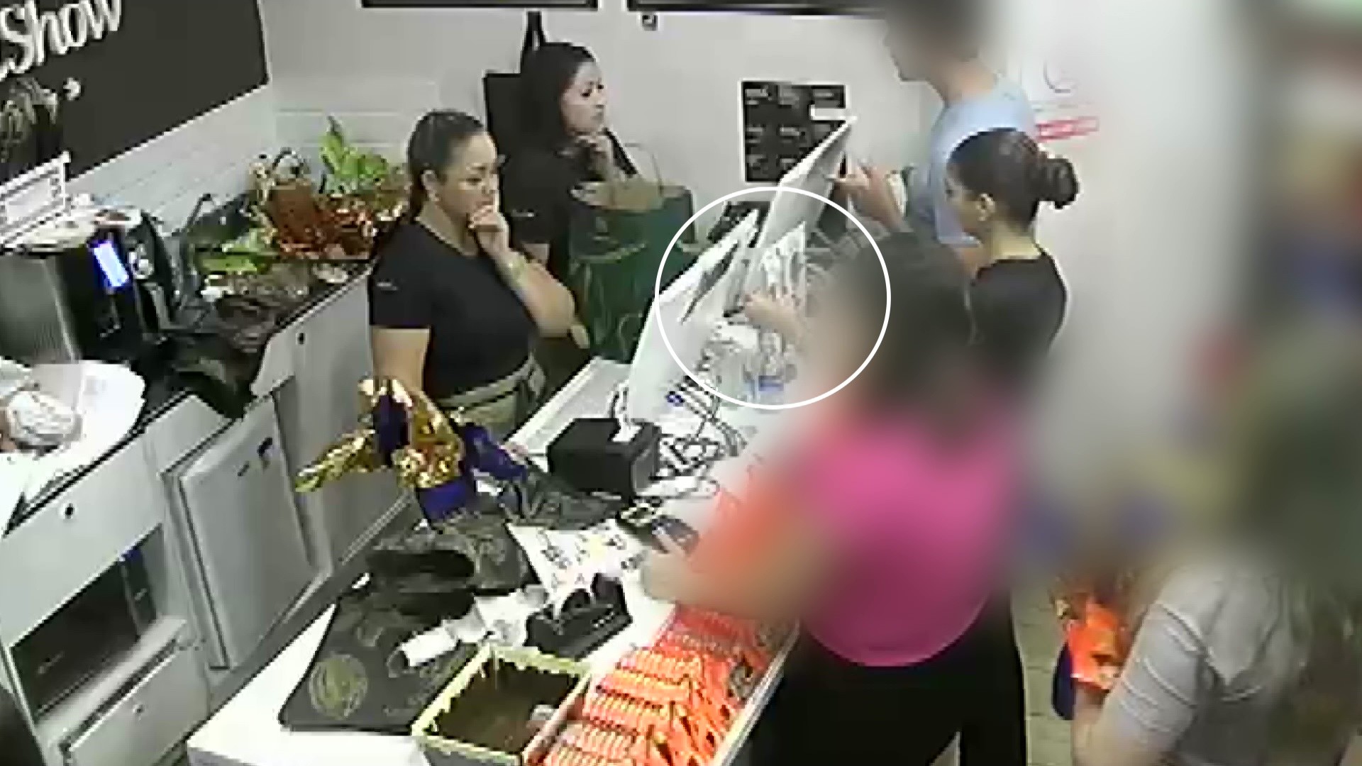 'Causou perplexidade', diz advogado sobre mães e filhas presas por desviar R$ 640 mil de loja de chocolates