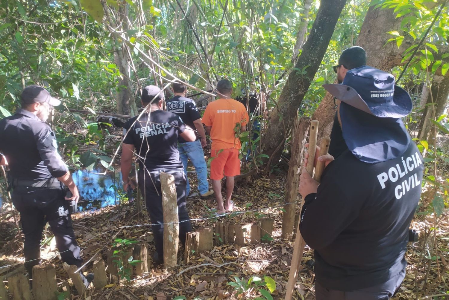 Condenado por assassinato leva policiais ao local onde escondeu corpo, e ossada é encontrada