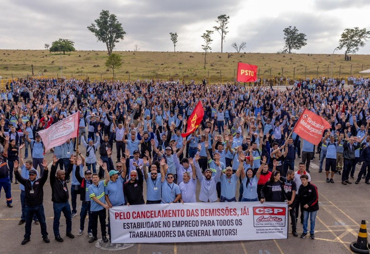 General Motors employees go on strike after dismissals at three factories in Brazil  Paraíba Valley and region