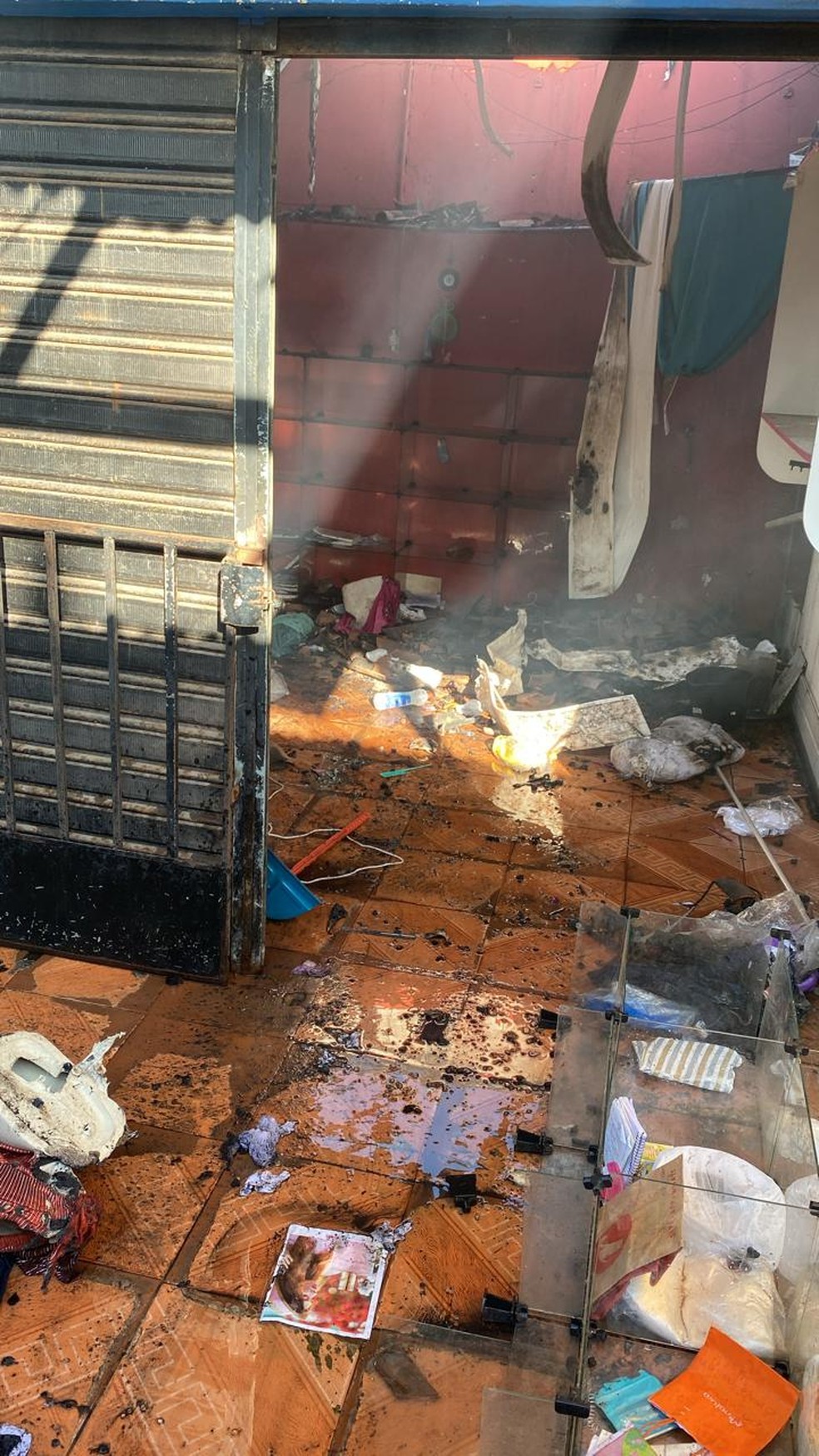 Sete box foram destruídos no incêndio — Foto: Divulgação/ CBMMA