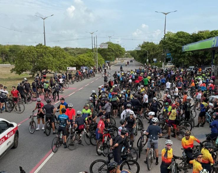 Ciclistas fazem protesto na PB-008 pedindo justiça por colega atropelado em faixa preferencial