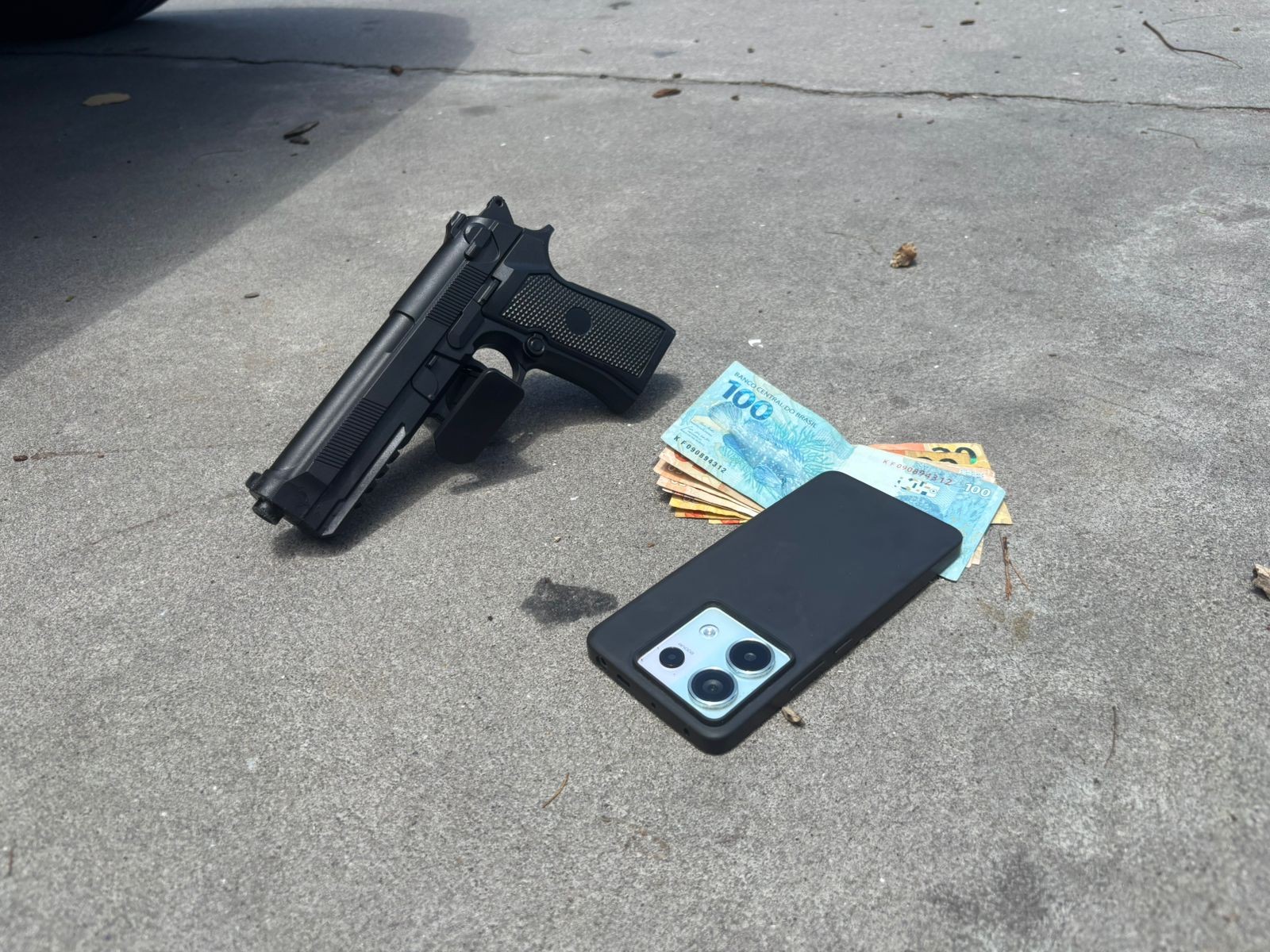 Criança de 8 anos foge e busca ajuda após mãe ser rendida em Cabo Frio