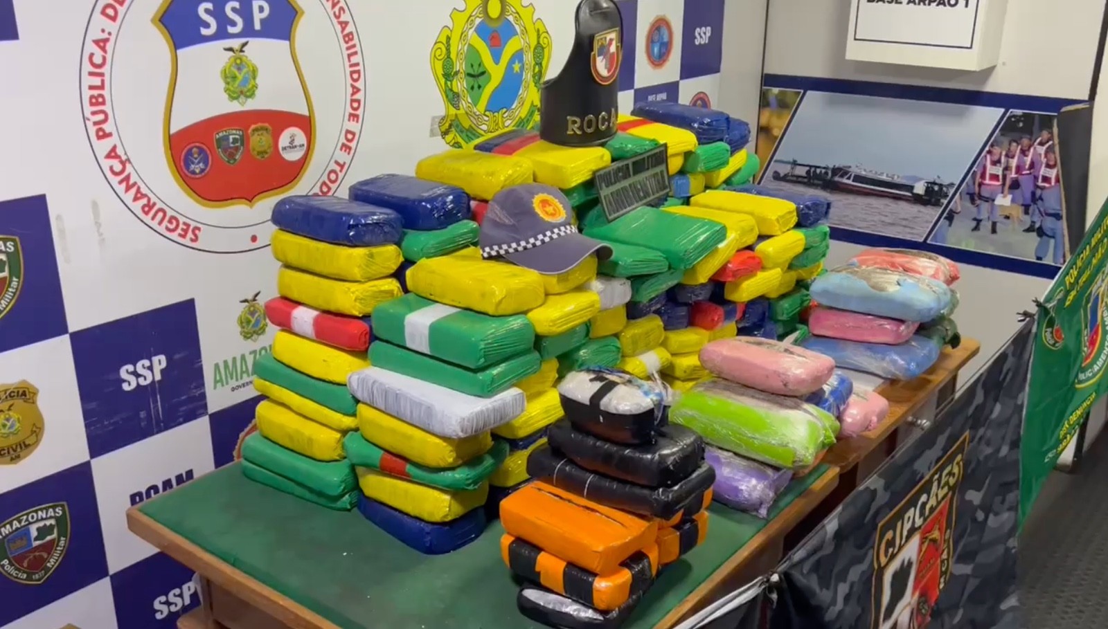 Polícia apreende mais de 190 kg de drogas escondidas em embarcação no interior do AM