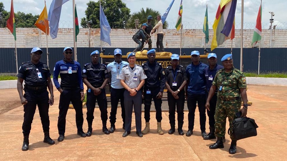 Major William reunido com representantes de tropas militares — Foto: Cedida