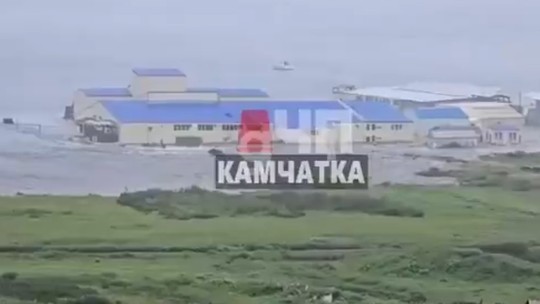 Terremoto na Rússia é o mais forte desde 2011, quando tremores e tsunami atingiram Fukushima, no Japão - Evento na Península de Kamchatka provocou ondas de até 4 metros; autoridades de Japão, EUA, Canadá, Alasca e Havaí emitiram alertas preventivos.