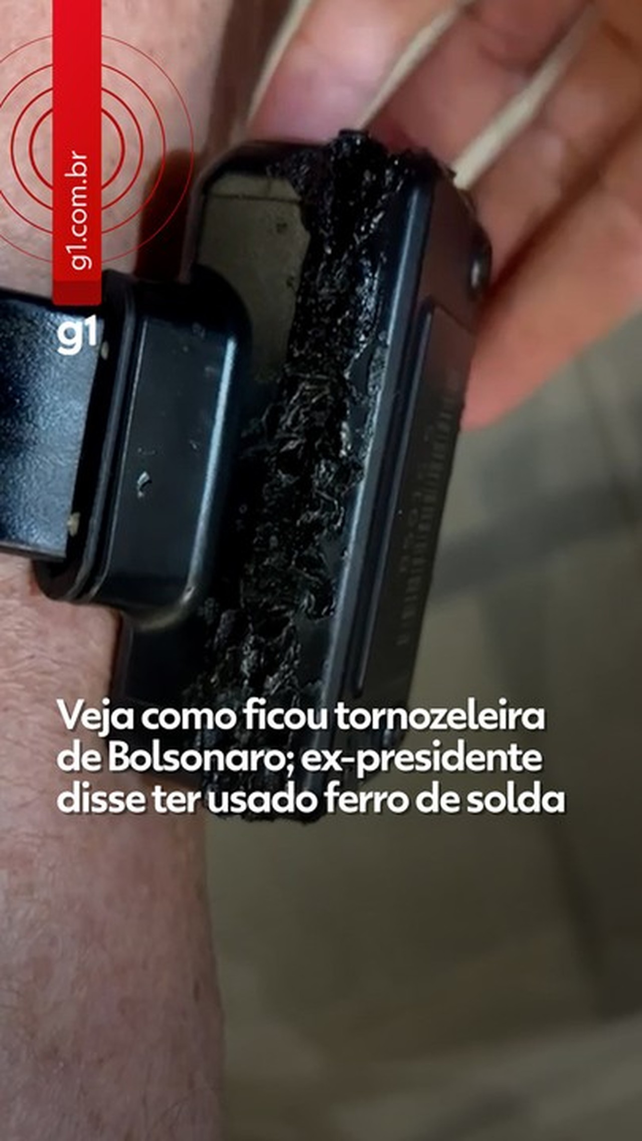 VÍDEO mostra tornozeleira eletrônica de Bolsonaro danificada: 'Meti um ferro quente aqui', diz ele