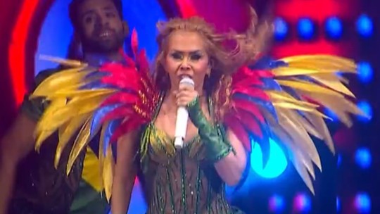 Joelma muda letra de 'Príncipe Encantado' e canta música para Jesus