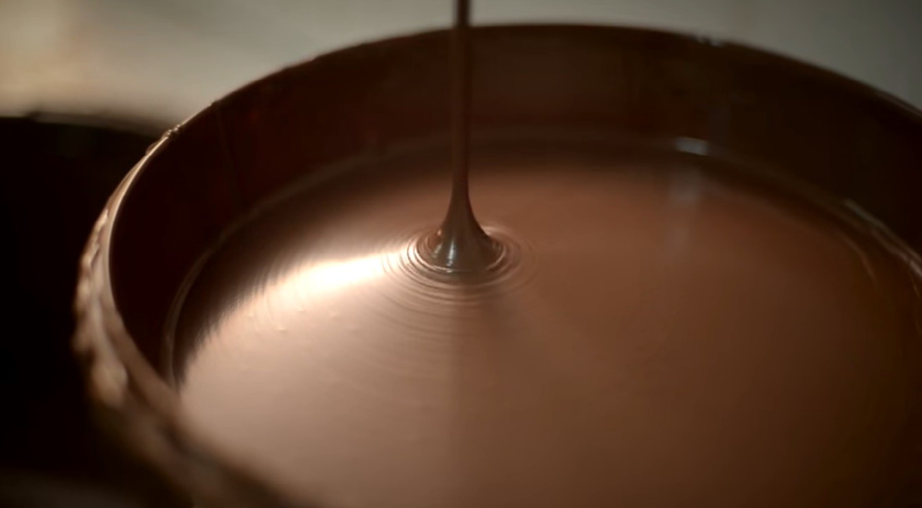Pedacinhos de cacau cobertos de chocolate: conheça doce de SC vencedor de prêmio internacional