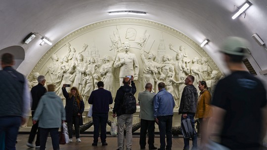 O que nova estátua de Stalin em Moscou mostra sobre tentativa da Rússia de reescrever a história