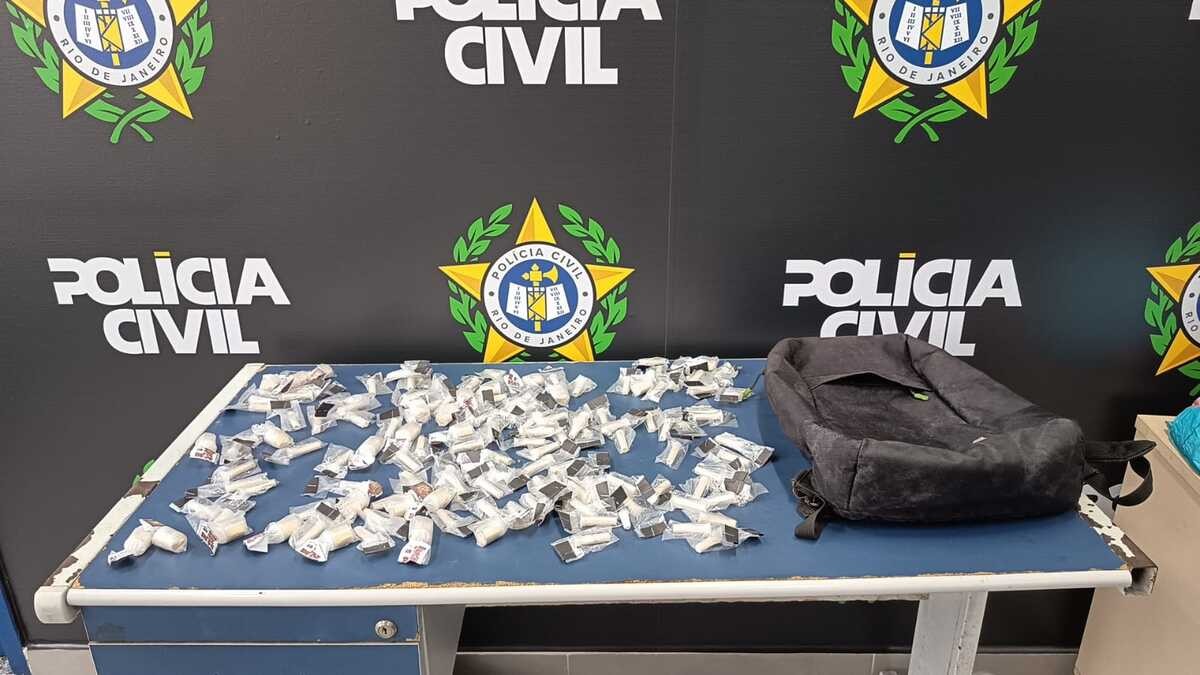 Homem é preso por suspeita de tráfico de drogas em Angra dos Reis