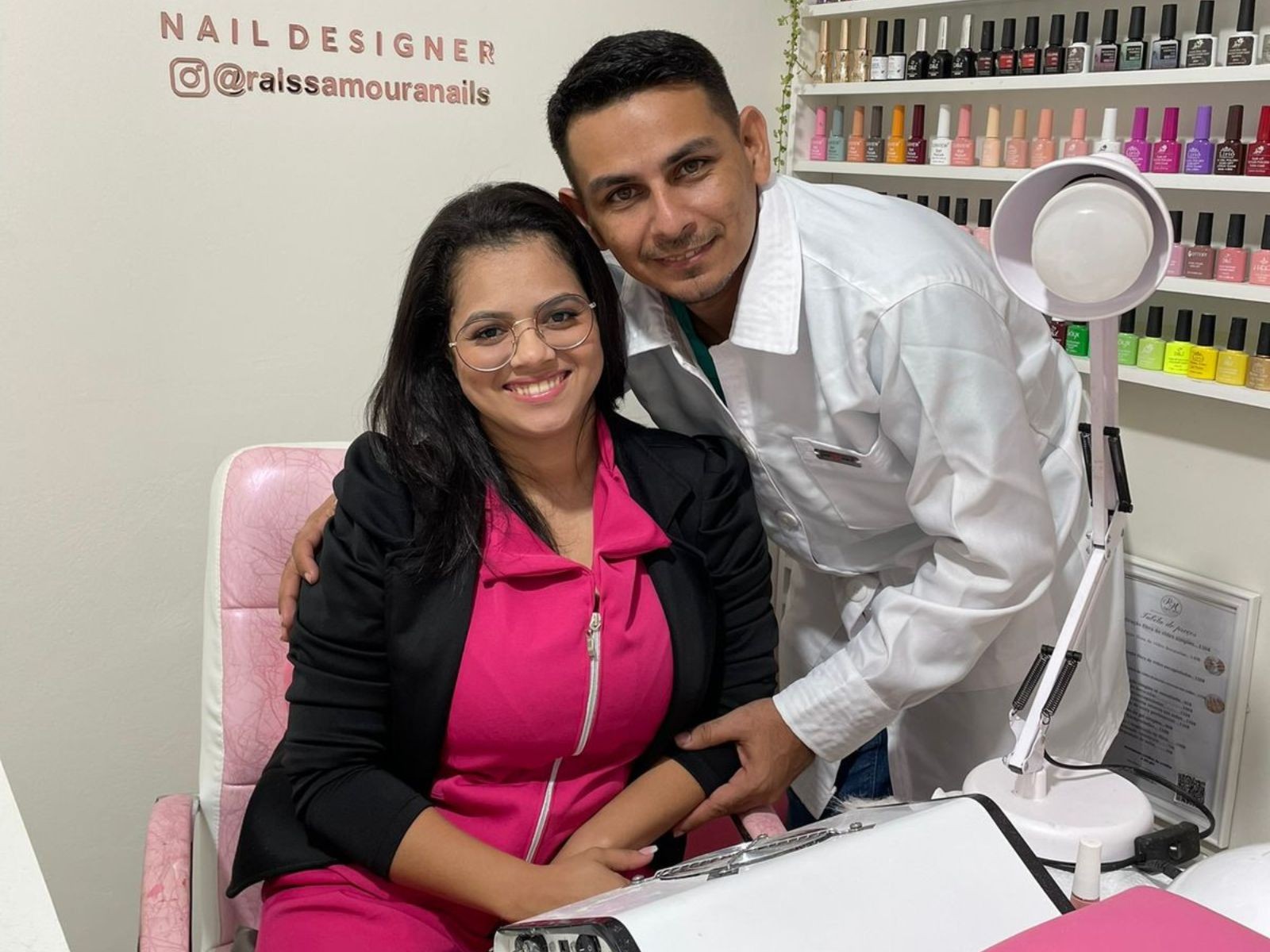 Casal transforma trabalho com unhas em renda e desafia preconceitos no Acre: 'Conquistamos muitas coisas'