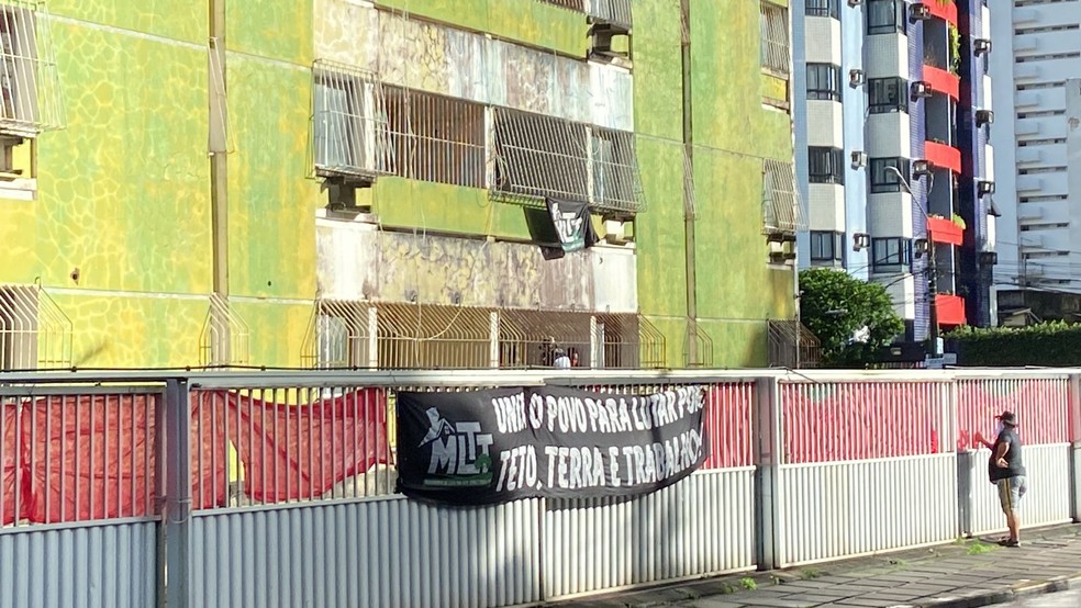Condomínio Vila do Mar é ocupado pelo Movimento de Luta por Teto, Terra e Trabalho — Foto: Foto: WhatsApp/Reprodução