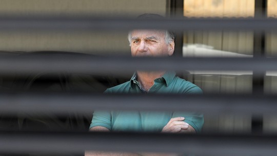 Defesa de Bolsonaro já prepara laudos médicos para prisão domiciliar - Foto: (Sérgio Lima/AFP)