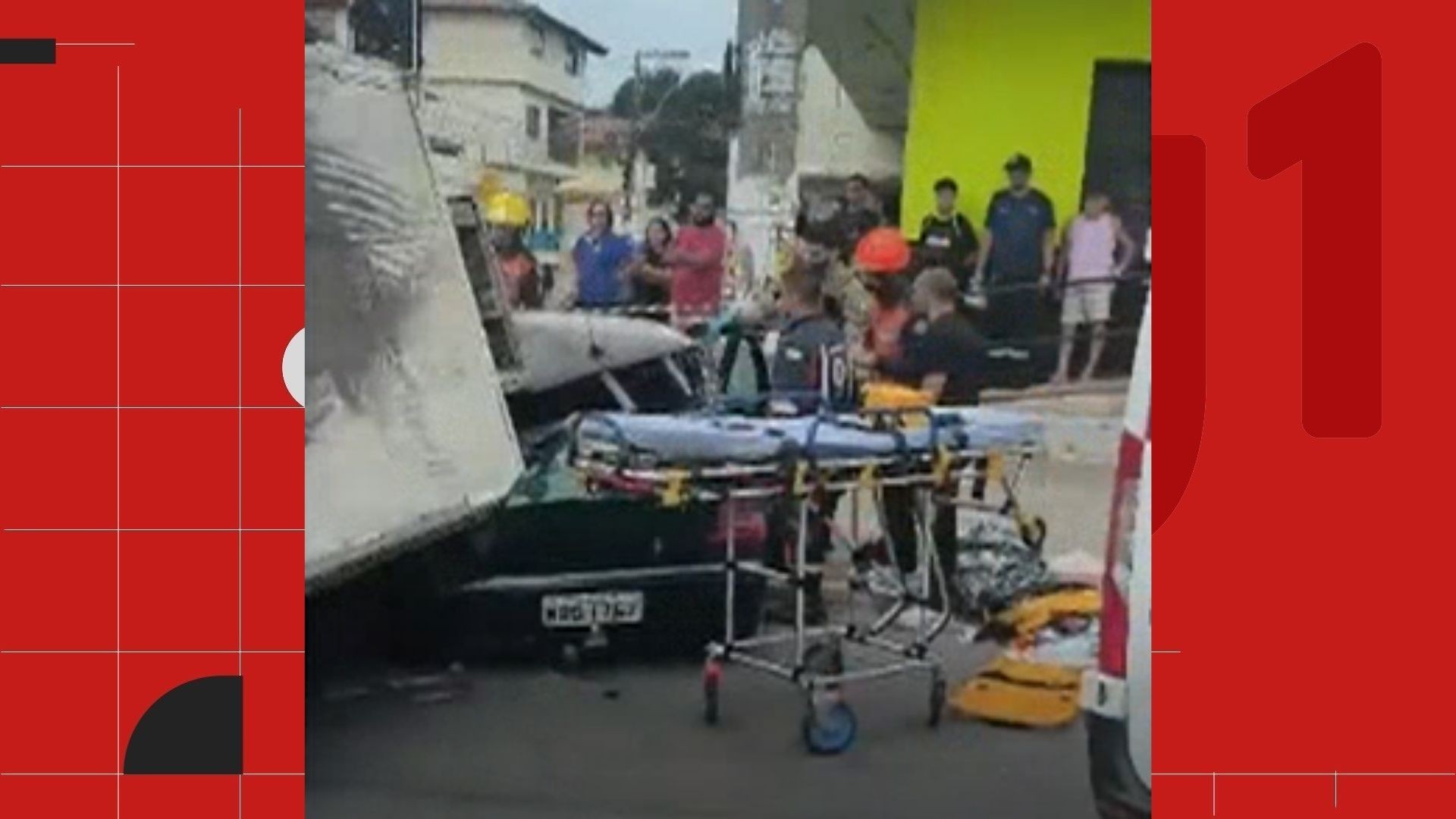 Homem morre após caminhão de sorvete tombar sobre carro na Serra, ES