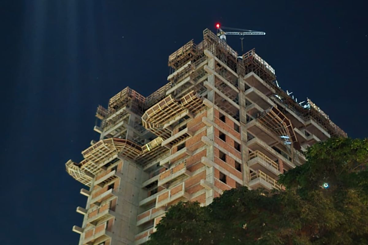 Trabalhador morre após cair de edifício em construção em Campo Grande; perícia investiga