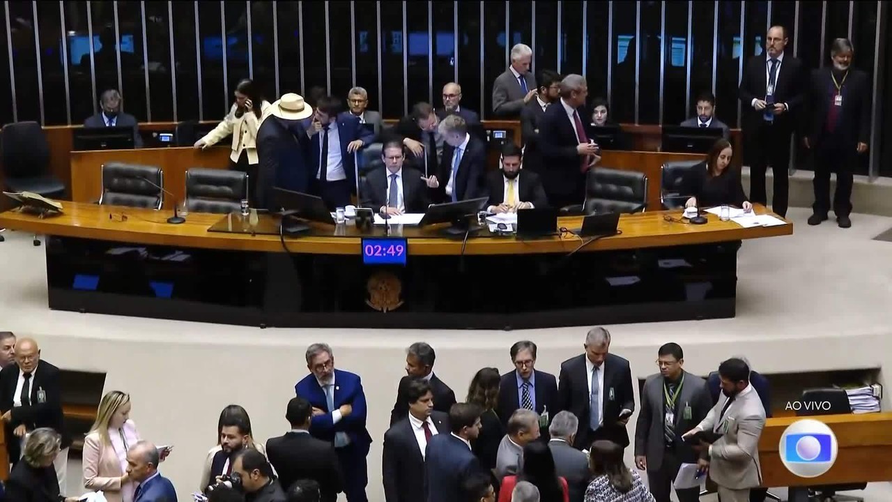 Partidos com ministérios no governo Lula votaram a favor da urgência para derrubar decreto do IOF