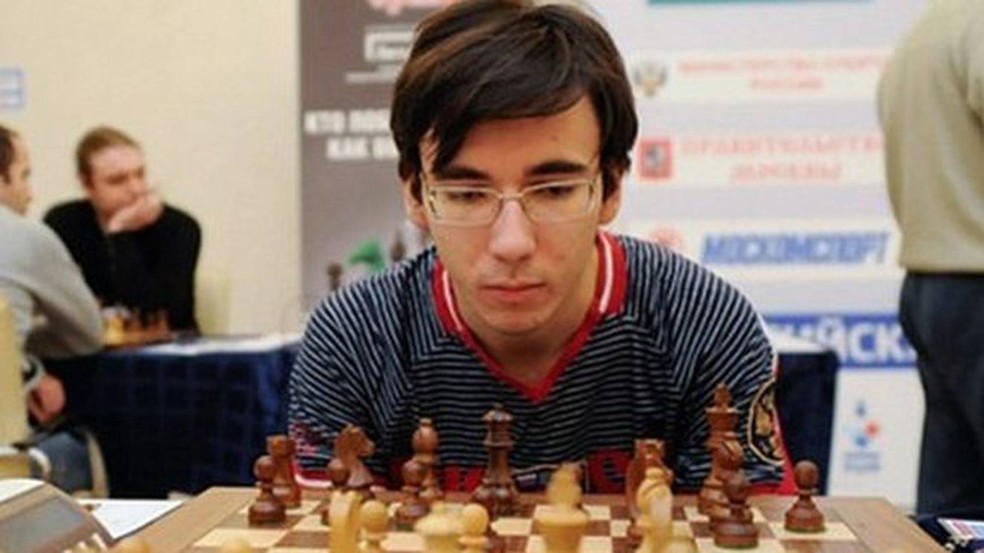 A trágica morte de campeão russo de xadrez que caiu de prédio ao praticar  parkour