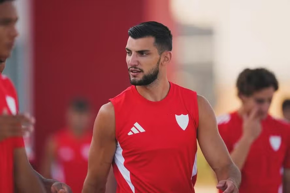 O atacante espanhol Rafa Mir foi condenado a oito anos de prisão. — Foto: Reprodução